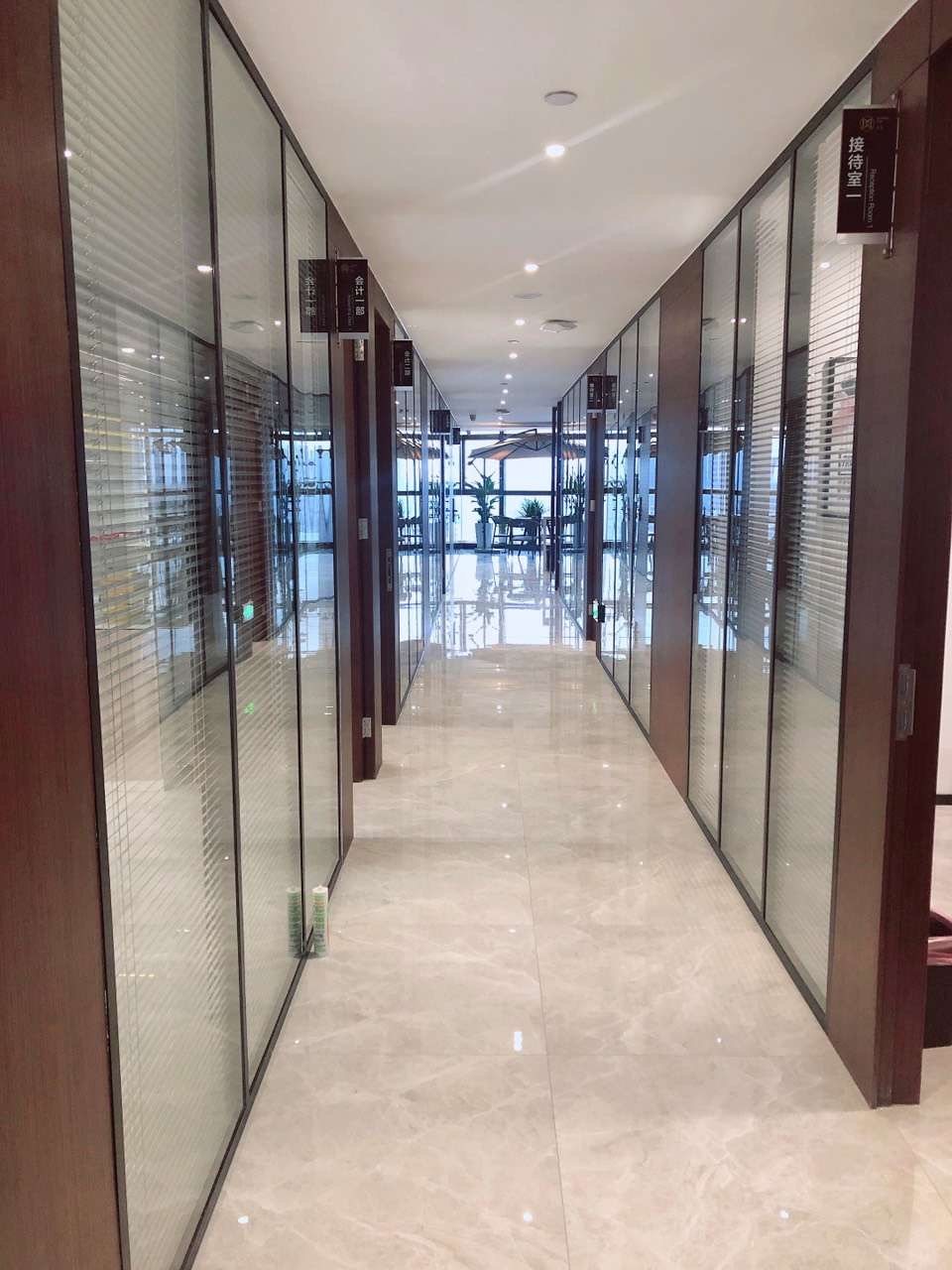 黄鑫财务办公走廊